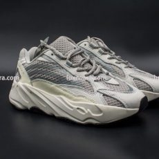 아디다스 이지부스트 700 V2 스태틱 Yeezy Boost 700 V2 Static EF2829