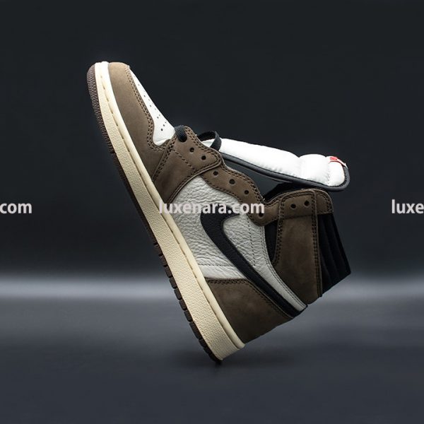 나이키 에어조던1 X 트래비스 스캇 하이 NIKE AIRJORDAN 1 HIGH TRAVIS SCOTT